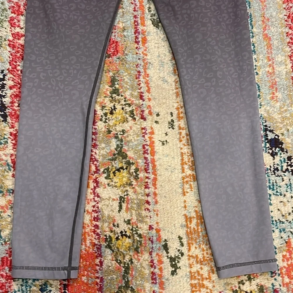 Zyia Active Gray Ombré Leopard Leggings